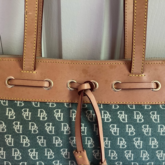 Dooney & Bourque Large Tassel Zip Top Handbag Monogram Canvas and Leather - Picture 2 of 6